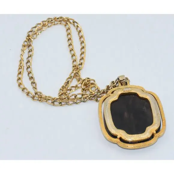 Trifari Asian Oriental Faux Tortoise Shell Lucite Geisha Pendant Necklace - Picture 4 of 4